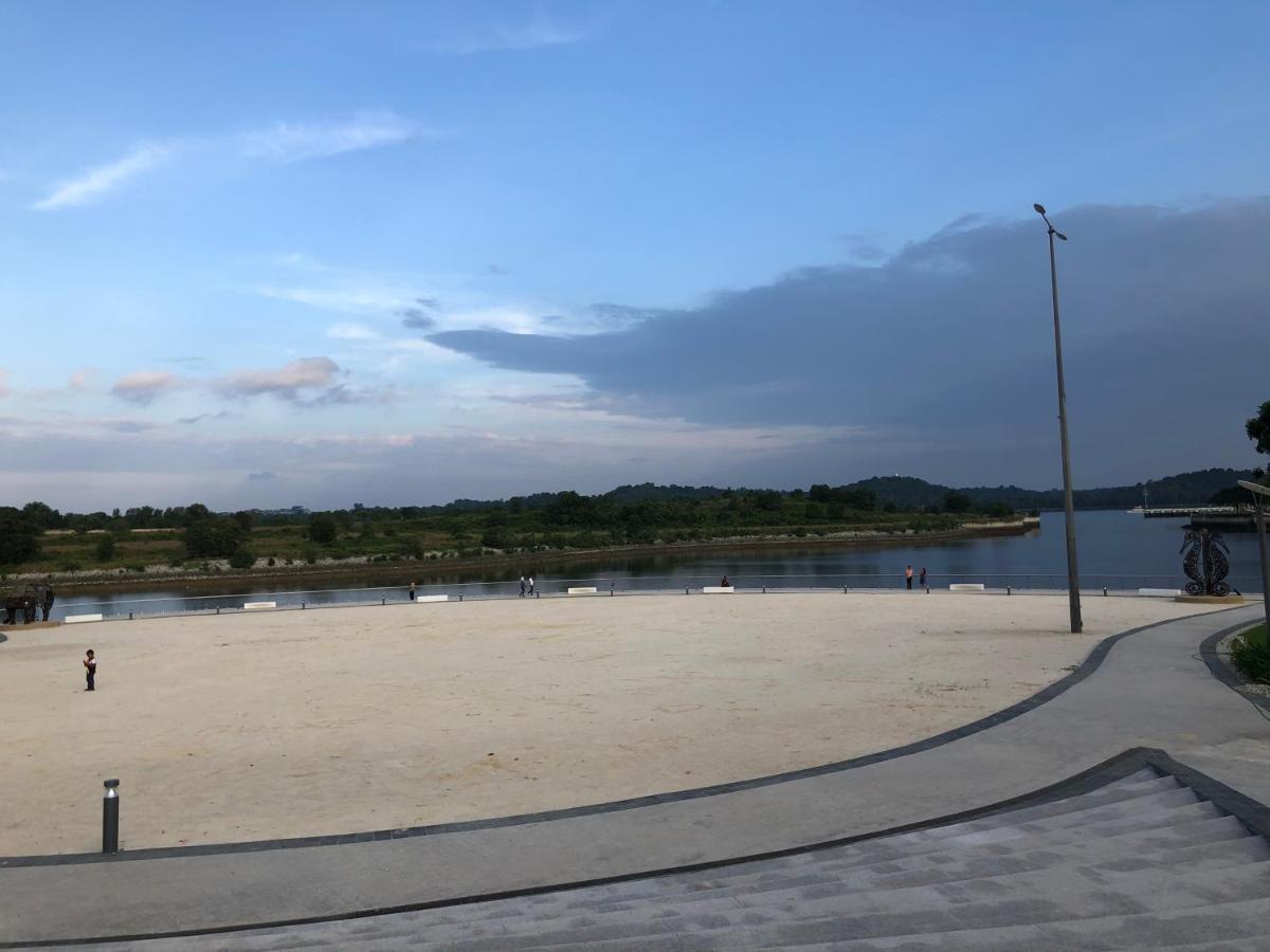 Teega Residence @ Cosy Seafront Living Nusajaya  Bagian luar foto