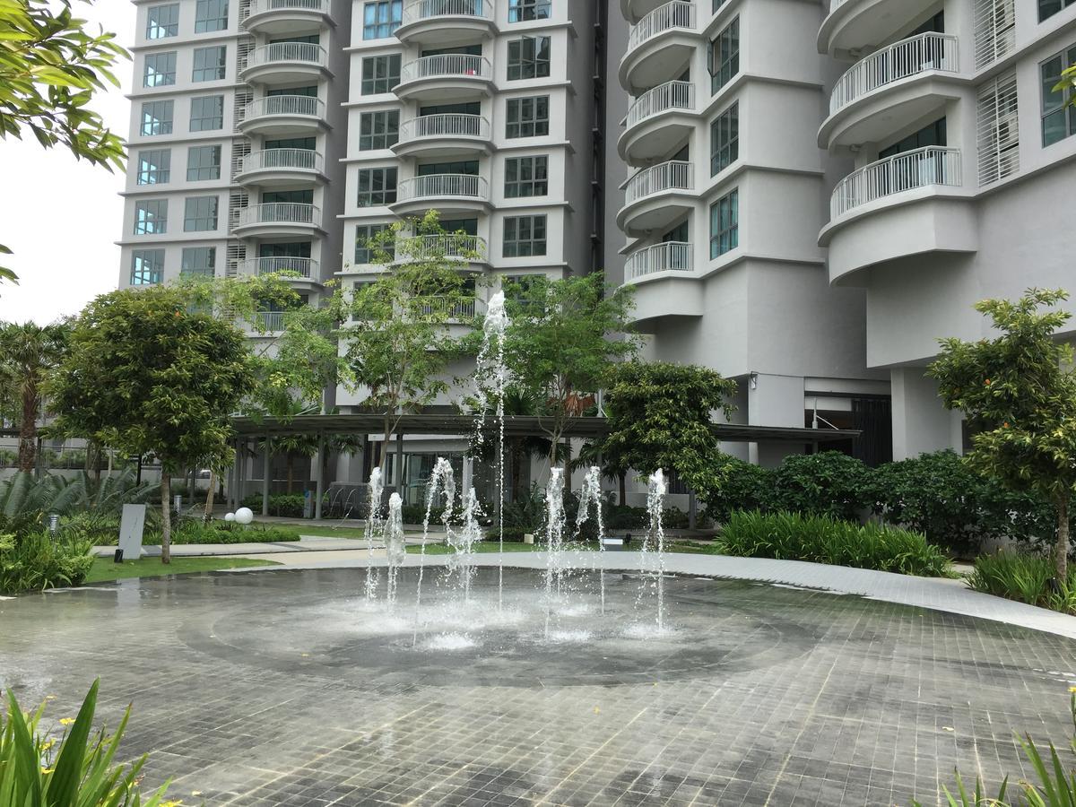 Teega Residence @ Cosy Seafront Living Nusajaya  Bagian luar foto